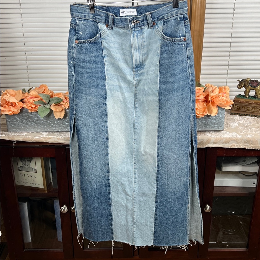 Zara Patchwork Denim Skirt Size Medium - Picture 2 of 5